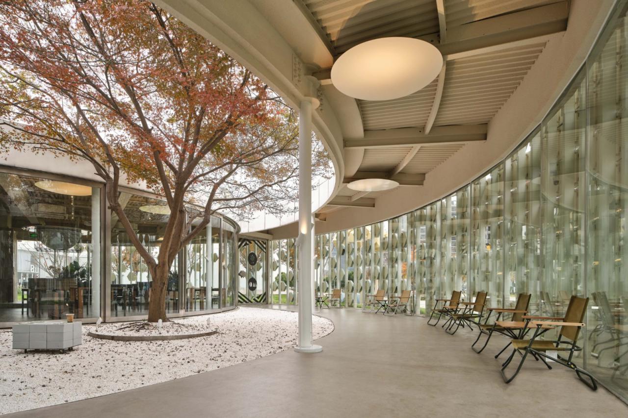 BIM建筑|青枫树下的LOAM瓷屋咖啡 / 八荒设计