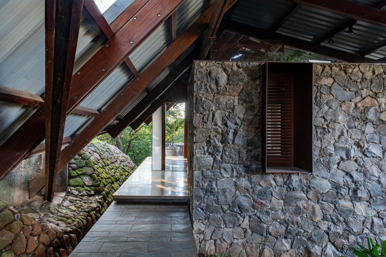 BIM建筑|侧廊之屋 / Malik Architecture