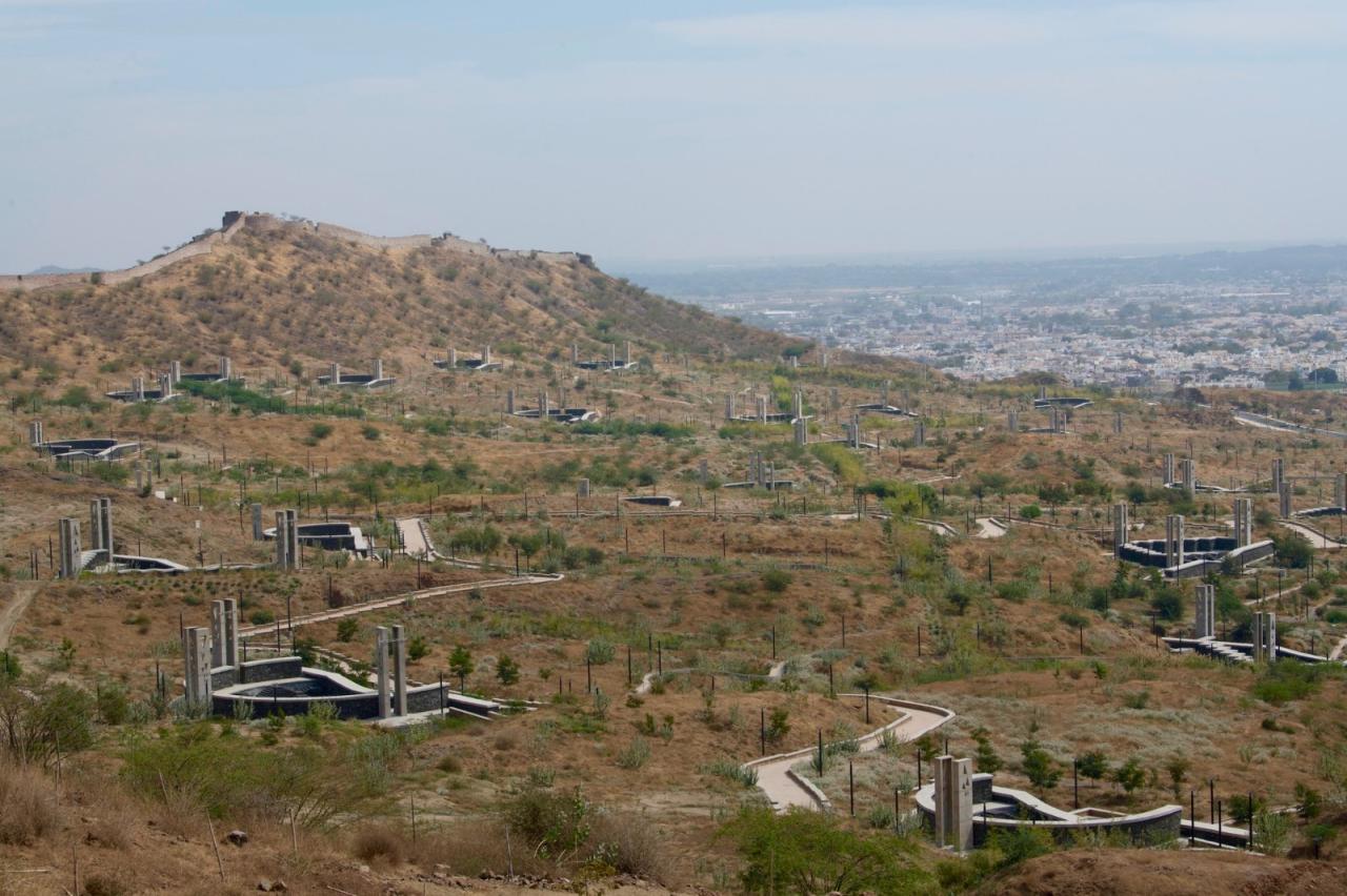 BIM建筑|Smritivan地震纪念碑 / Vastushilpa Sangath