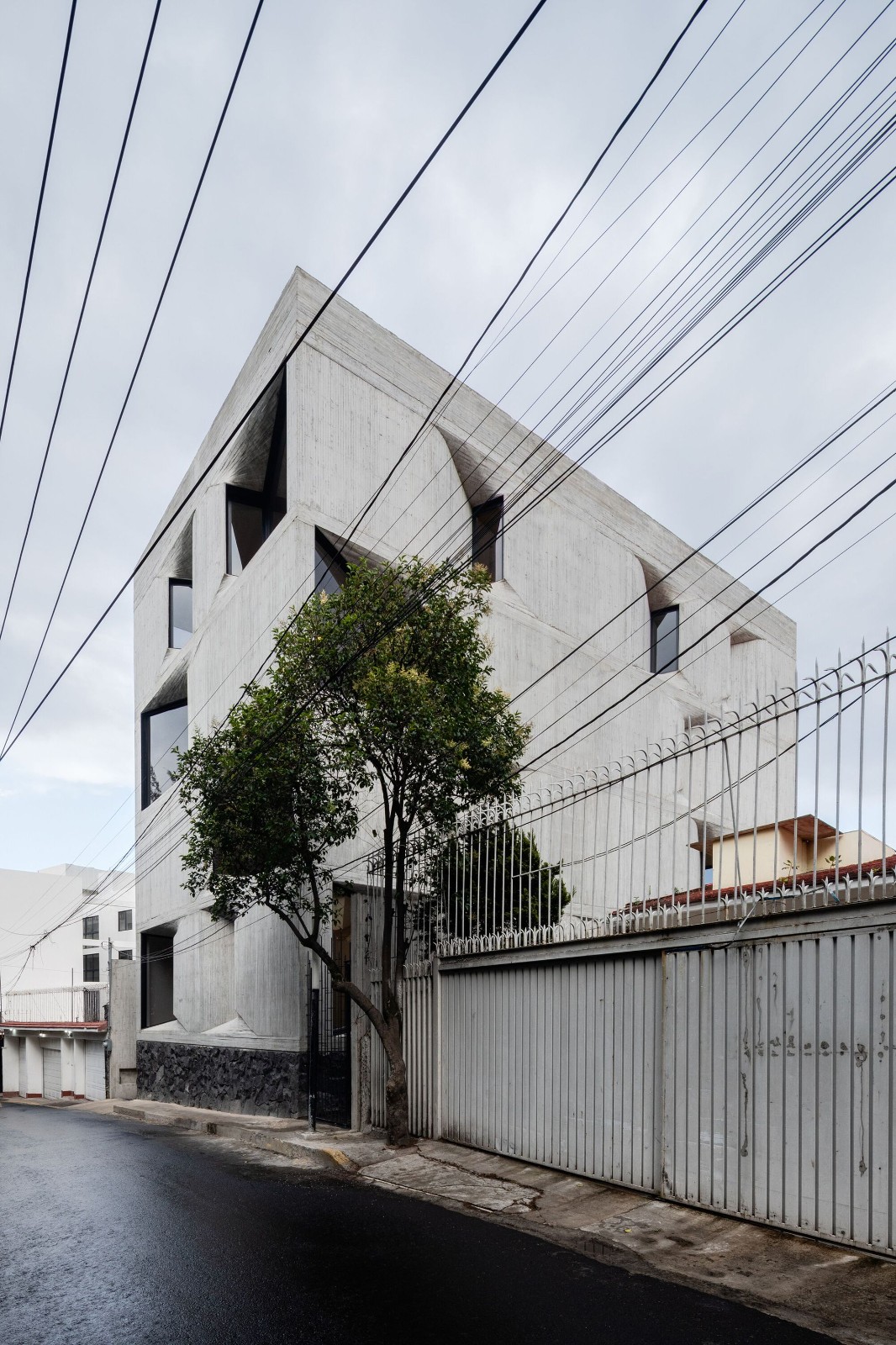 BIM建筑|DL1310 大楼 / Young & Ayata + Michan Architecture