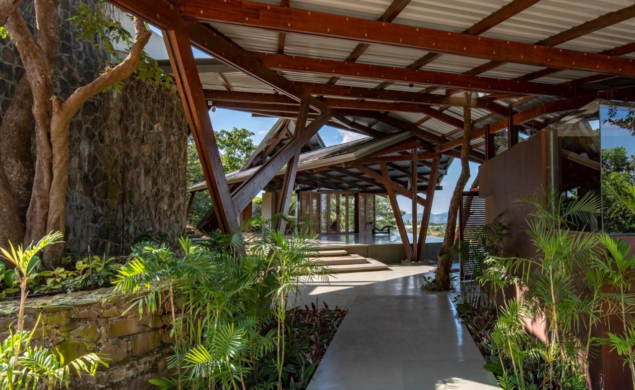 BIM建筑|侧廊之屋 / Malik Architecture