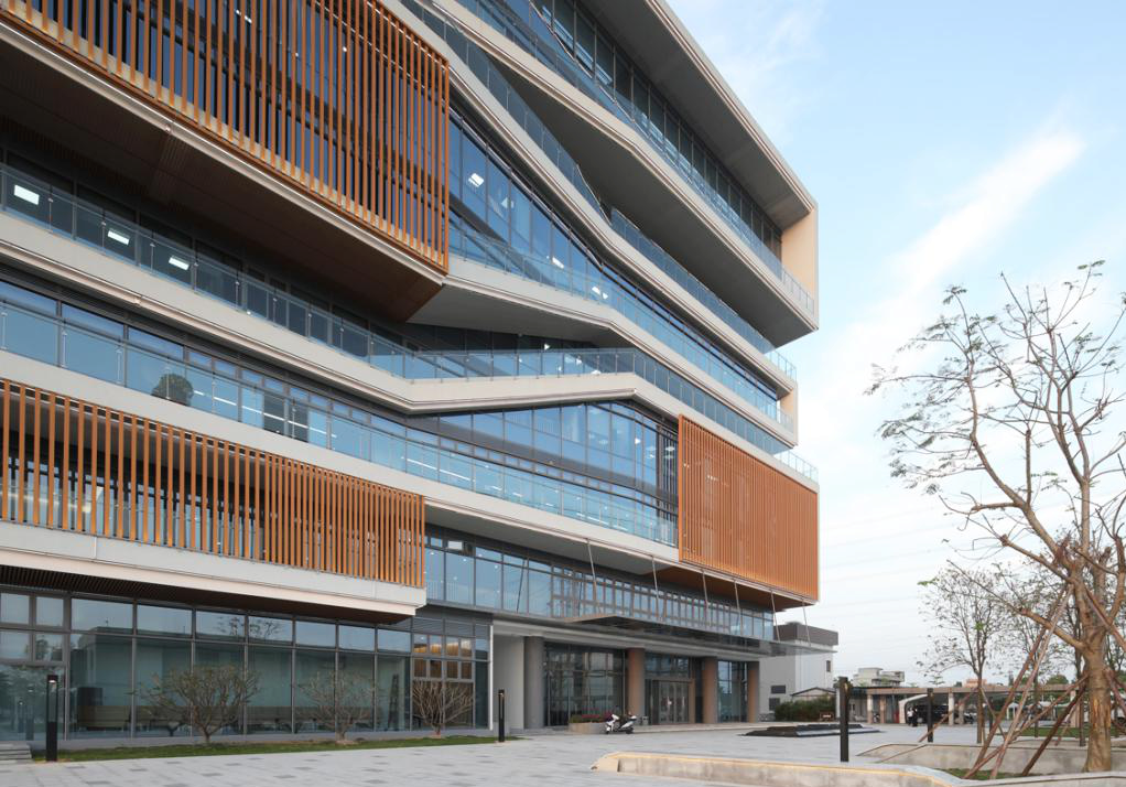 BIM建筑|立于水乡新区的精神堡垒：东莞水乡科创二期 / 森磊国际