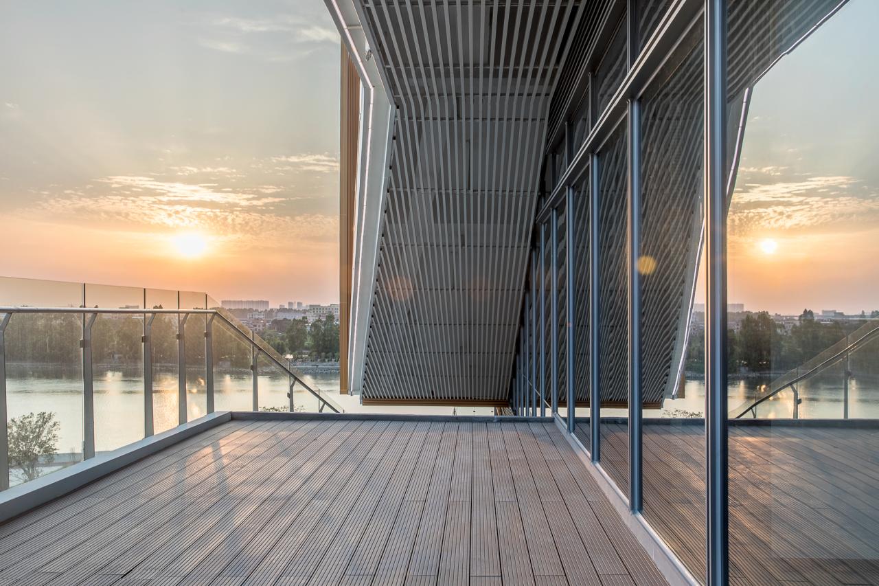 BIM建筑|立于水乡新区的精神堡垒：东莞水乡科创二期 / 森磊国际