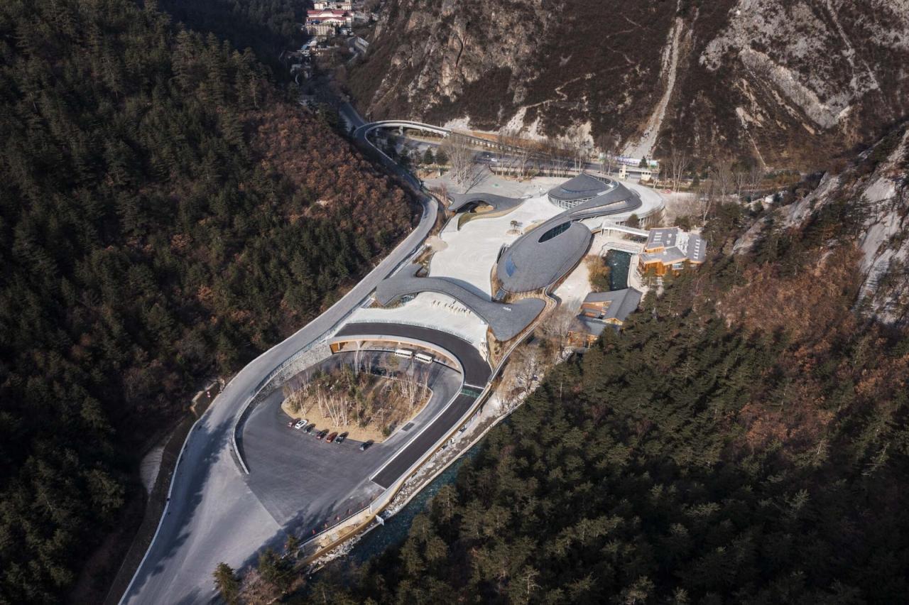 BIM建筑|九寨沟景区沟口立体式游客服务中心 / 清华大学建筑设计研究院