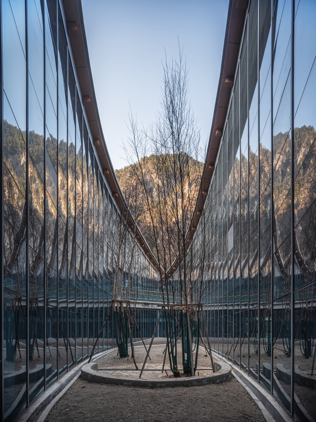 BIM建筑|九寨沟景区沟口立体式游客服务中心 / 清华大学建筑设计研究院