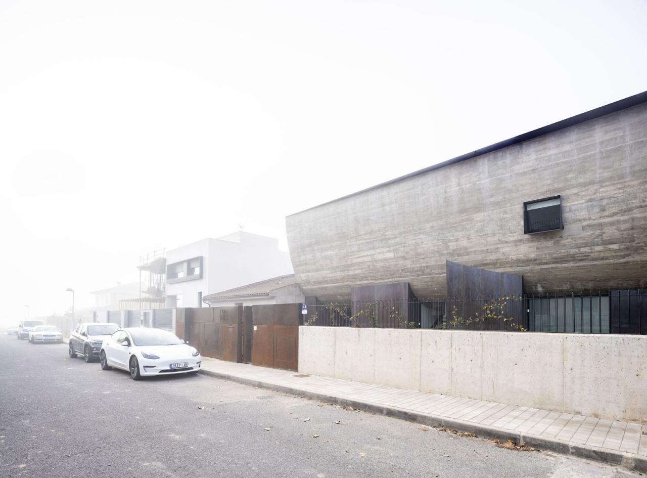 BIM建筑|混凝土外壳，NAU 住宅 / MUKA Arquitectura