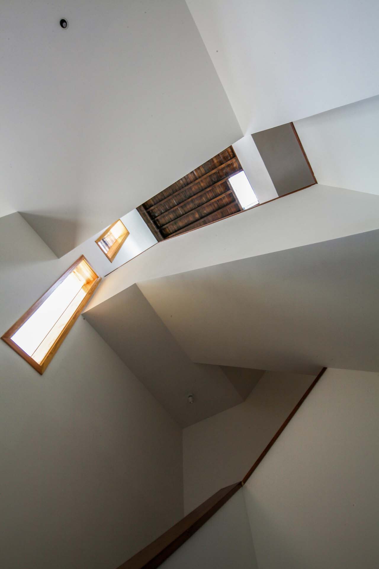 BIM建筑|雪山下的碉房-西藏嘎玛溪卡民宿 / hyperSity Architects