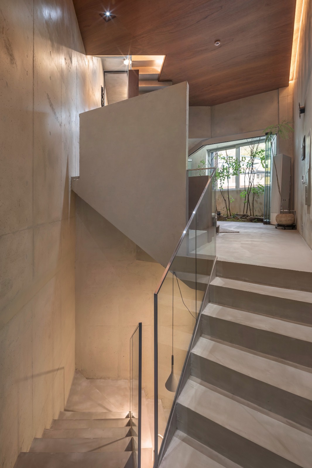 BIM建筑|自然美感，芝山石屋 / PLAN建筑事务所