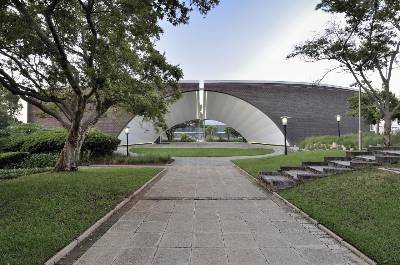 BIM建筑|宝马南非总部 / Boogertman + Partners Architects