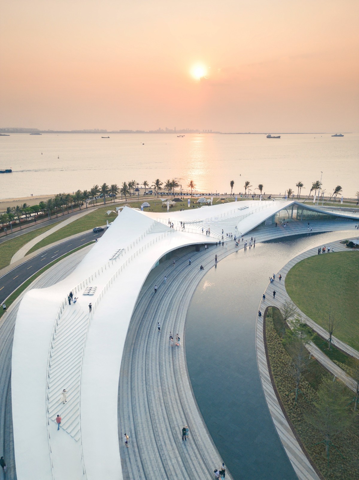 BIM建筑|天空之山，海口湾6号海滨驿站 / 藤本壮介建筑事务所