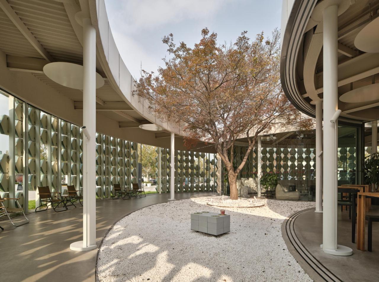 BIM建筑|青枫树下的LOAM瓷屋咖啡 / 八荒设计