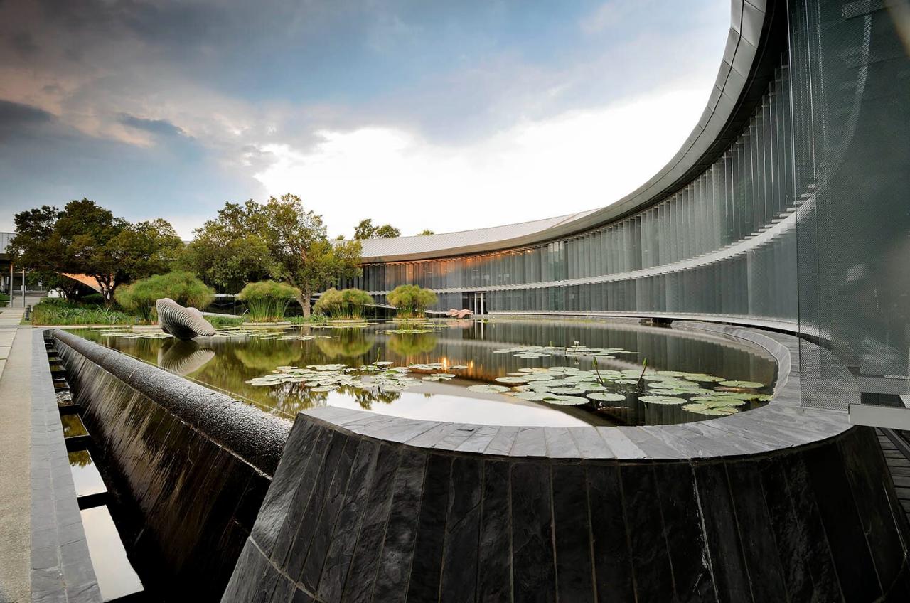 BIM建筑|宝马南非总部 / Boogertman + Partners Architects