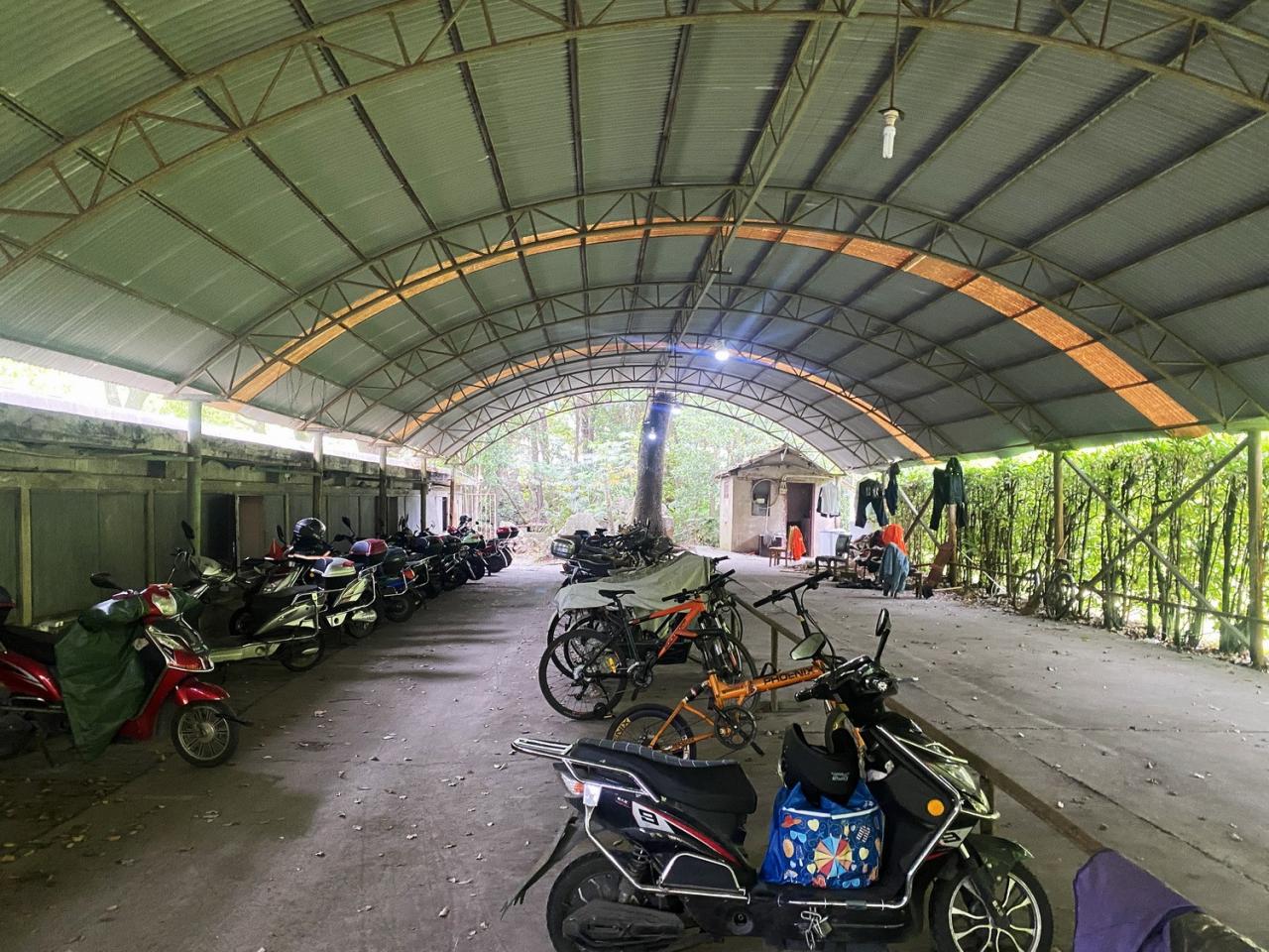 BIM建筑|全金属外壳：铜堡 / Wutopia Lab