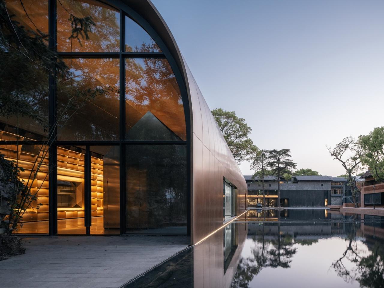 BIM建筑|全金属外壳：铜堡 / Wutopia Lab