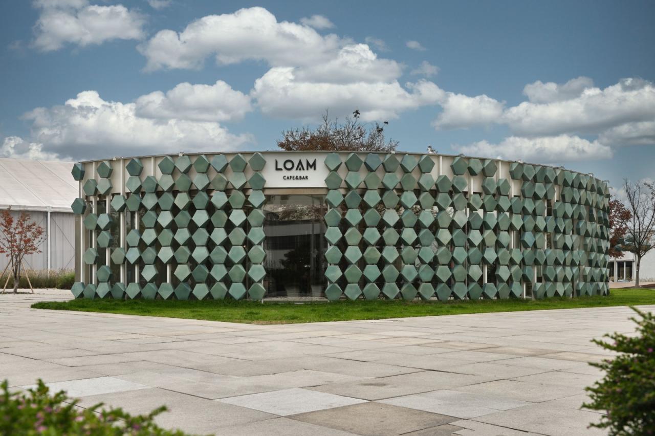 BIM建筑|青枫树下的LOAM瓷屋咖啡 / 八荒设计