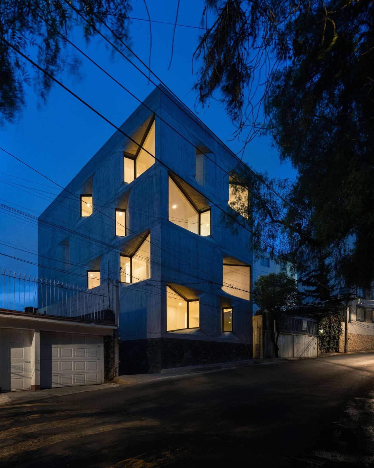BIM建筑|DL1310 大楼 / Young & Ayata + Michan Architecture