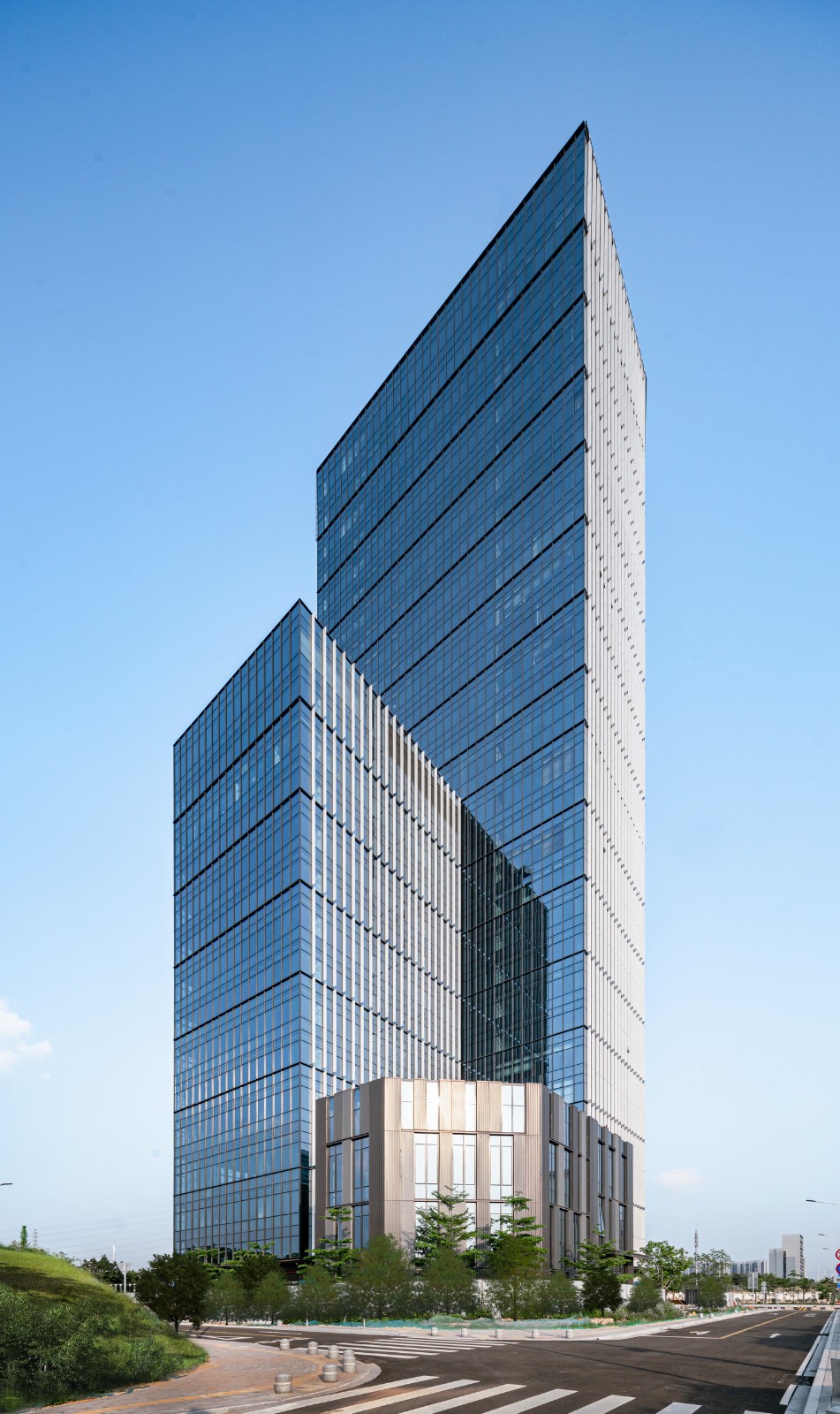 BIM建筑|广州南站发现广场：让建筑成为城市景观 / XAA建筑事务所