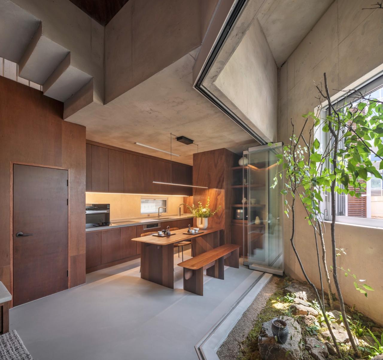 BIM建筑|自然美感，芝山石屋 / PLAN建筑事务所