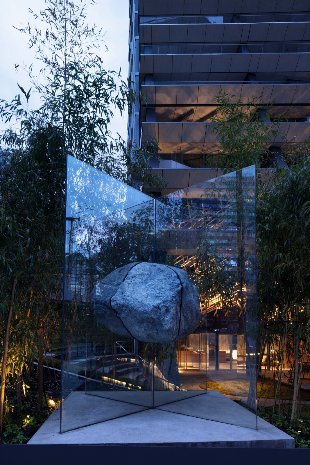 BIM建筑|突破性设计重塑城市天际线：北美艺术级豪宅“阿铂尼·隈研吾” / Westbank + 隈研吾