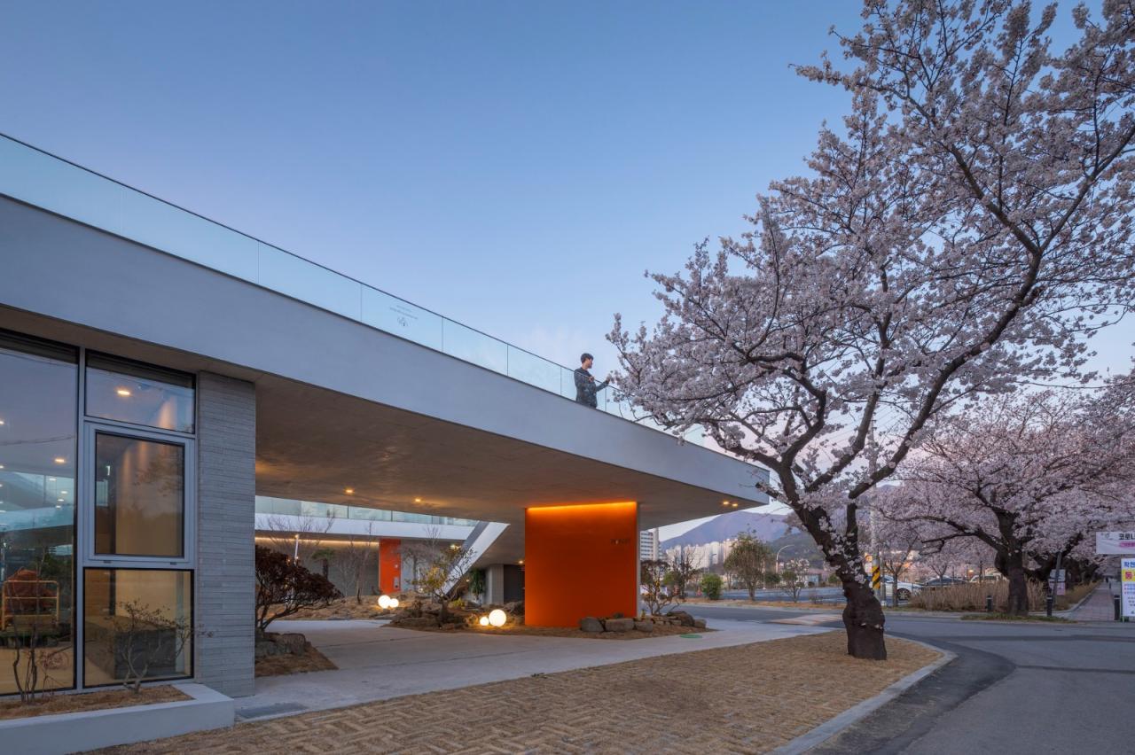 BIM建筑|Inalit 咖啡馆 / PLS Architects + Atelier MODS