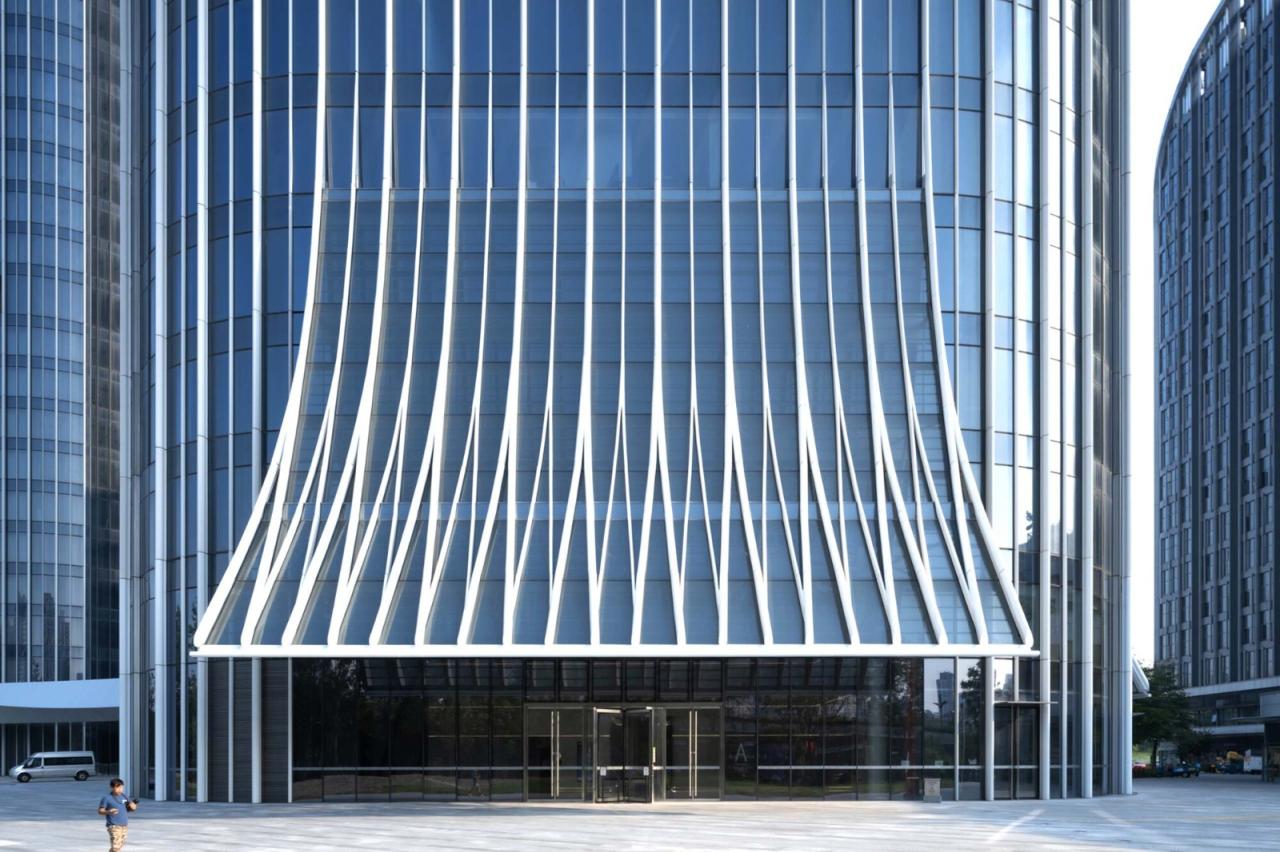 BIM建筑|钱江潮涌：杭州世茂智慧之门超高层城市综合体 / 姜平工作室