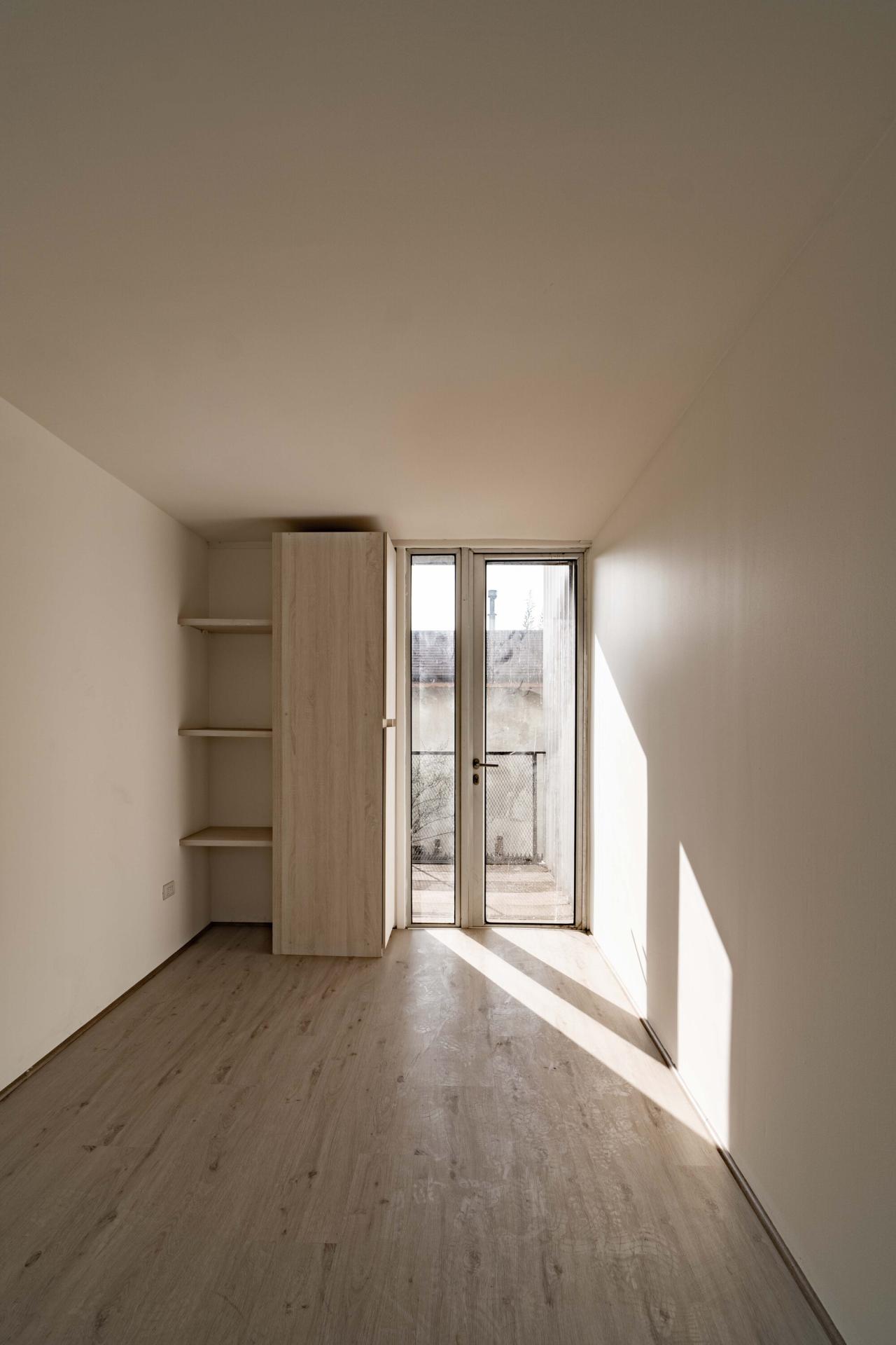 BIM建筑|集装箱宿舍 / Ian Hsü + Gabriel Rudolphy