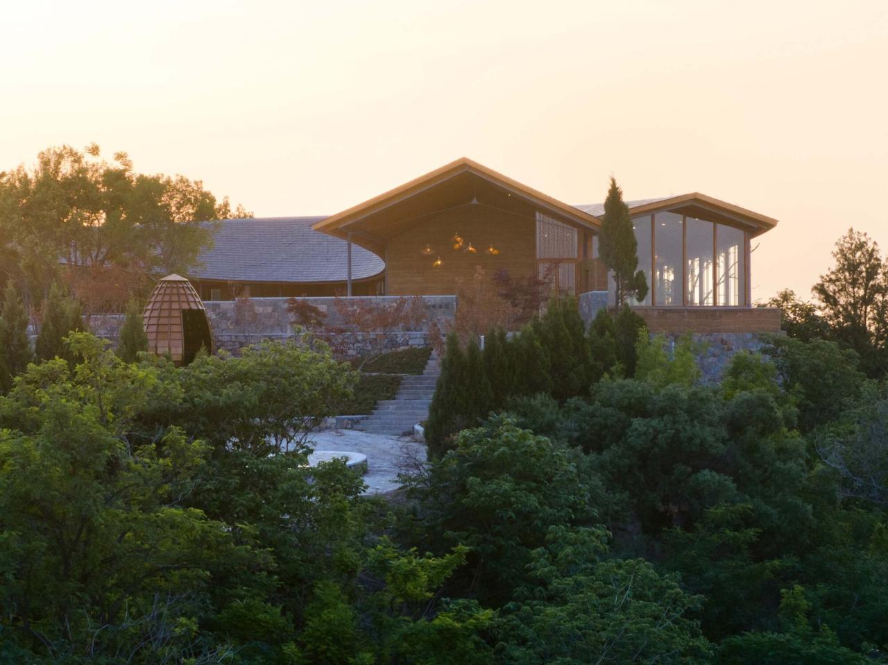 BIM建筑|咕咕来仪，大伾山悬崖驿站 / 繁星建筑工作室