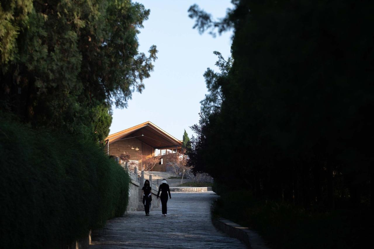 BIM建筑|咕咕来仪，大伾山悬崖驿站 / 繁星建筑工作室