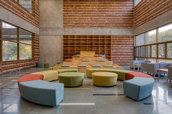 BIM建筑|艾哈迈达巴德大学中心 / Stephane Paumier Architects