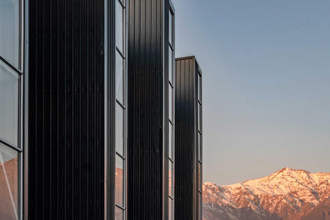 BIM建筑|集装箱宿舍 / Ian Hsü + Gabriel Rudolphy