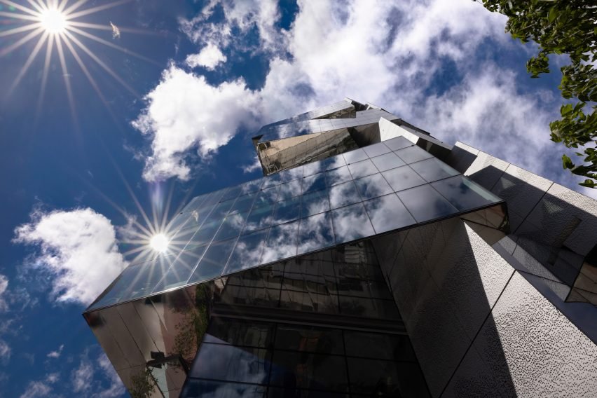 BIM建筑|OSO在温哥华完成日本灯笼状德勤大楼