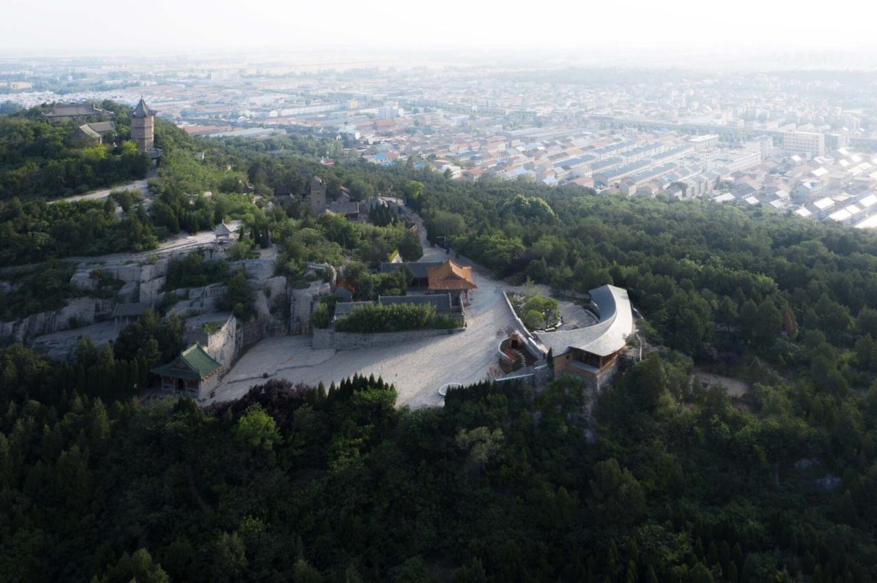 BIM建筑|咕咕来仪，大伾山悬崖驿站 / 繁星建筑工作室