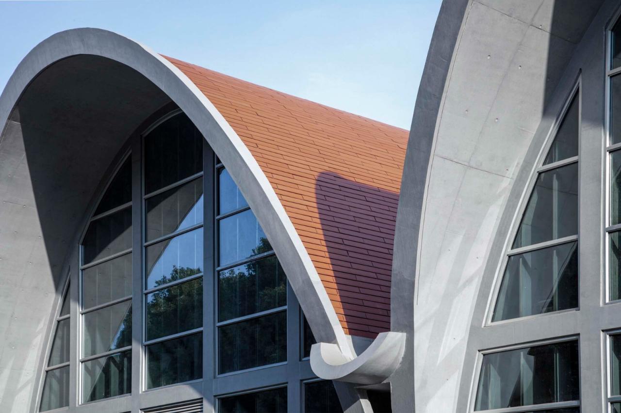 BIM建筑|东南大学游泳馆 / 周琦工作室