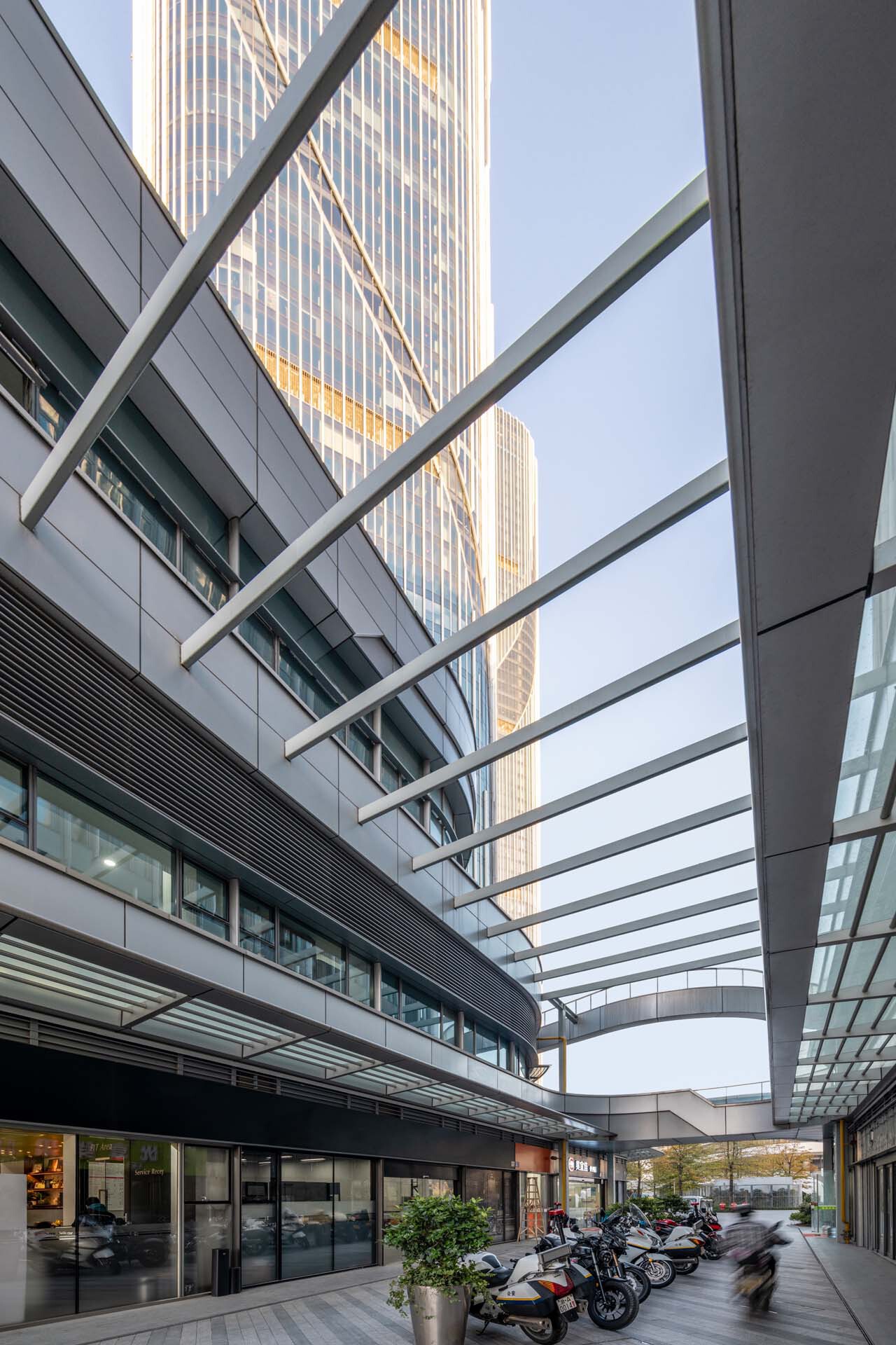 BIM建筑|钱江潮涌：杭州世茂智慧之门超高层城市综合体 / 姜平工作室