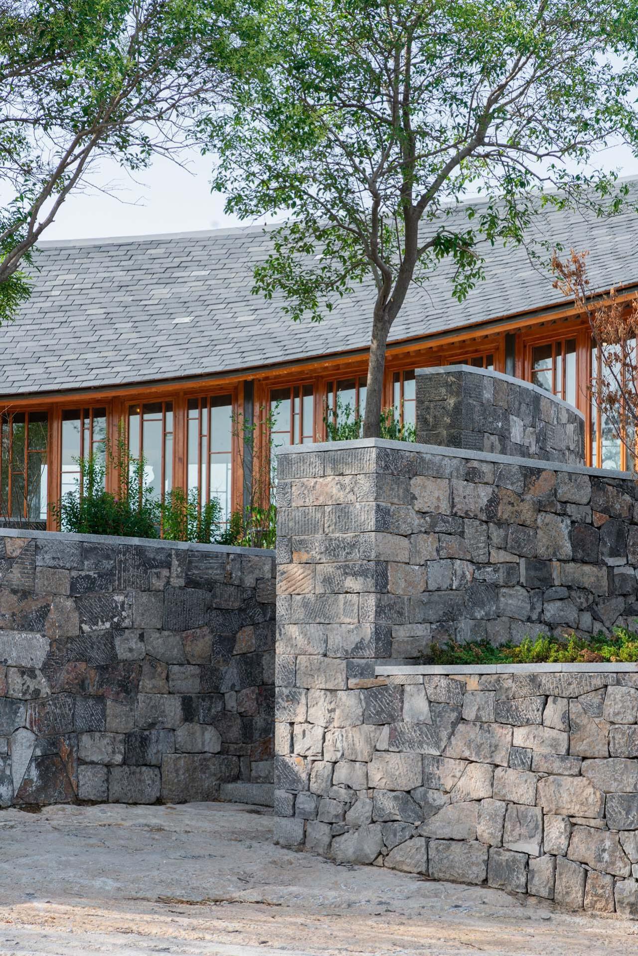 BIM建筑|咕咕来仪，大伾山悬崖驿站 / 繁星建筑工作室