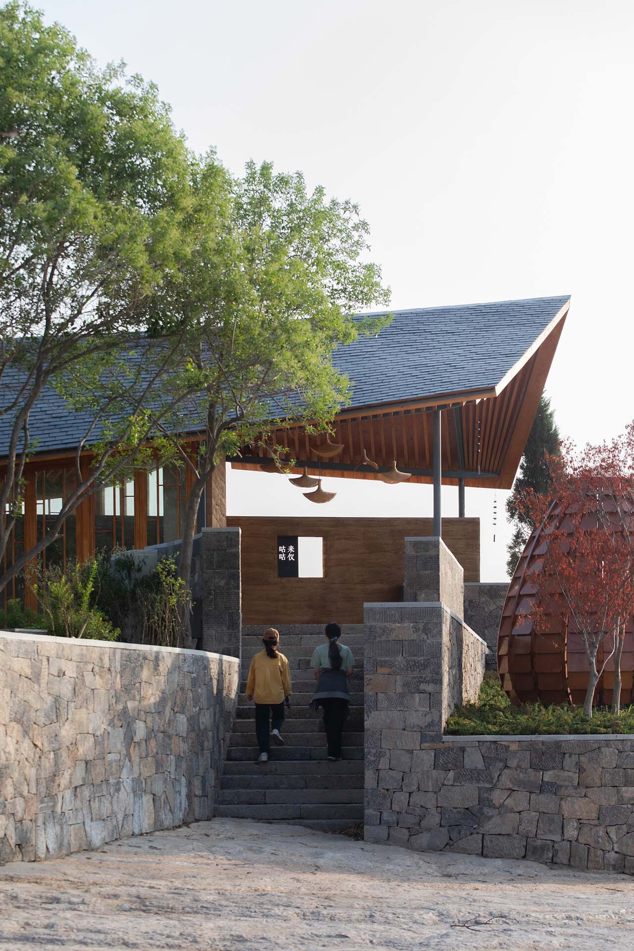 BIM建筑|咕咕来仪，大伾山悬崖驿站 / 繁星建筑工作室