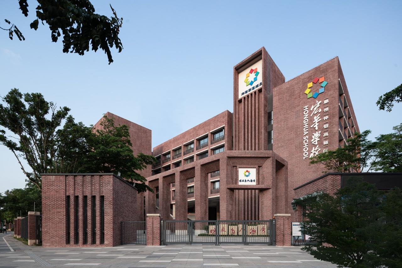 BIM建筑|几何秩序下的红砖魅力：惠州宏华学校 / 柏涛设计