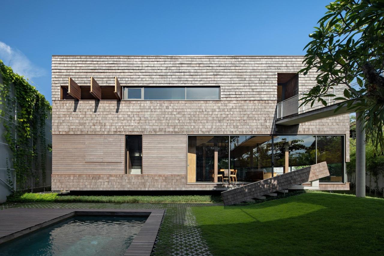 BIM建筑|跨廊桥相连，Tanatakah 别墅 / asimapra