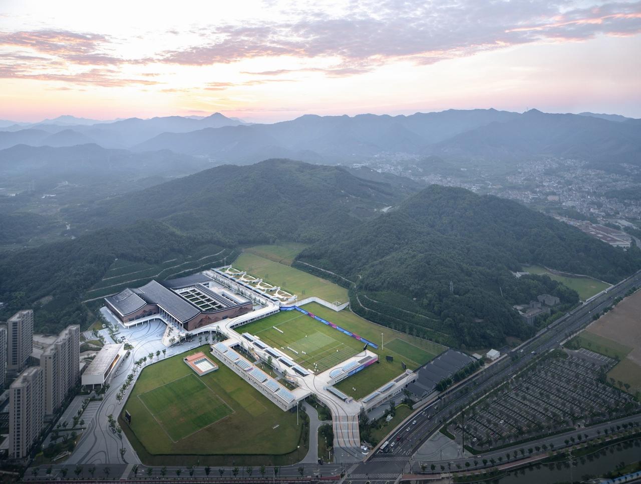 BIM建筑|富阳银湖体育中心:亚运射击射箭现代五项馆 / 浙江大学建筑设计研究院