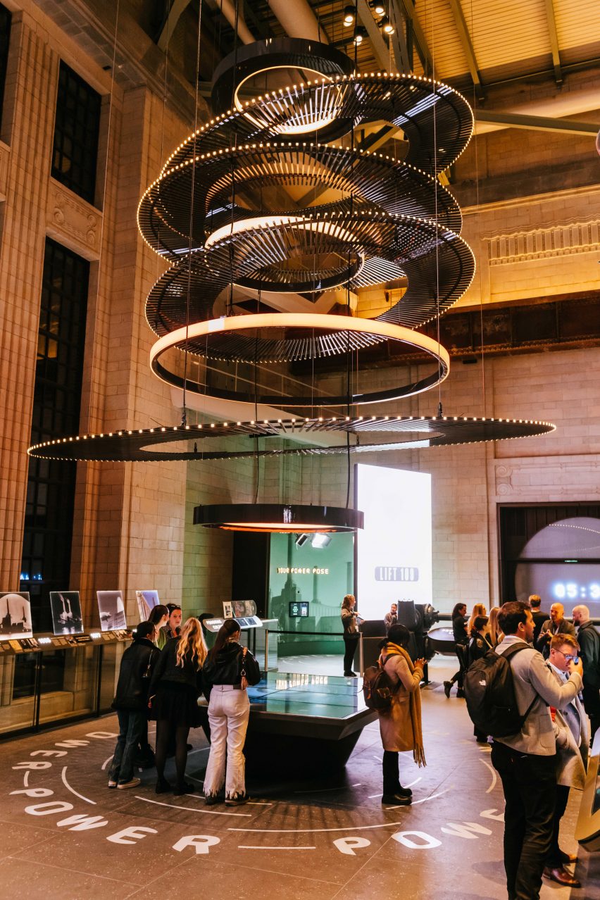 BIM建筑|巴特西电站烟囱的玻璃电梯开放