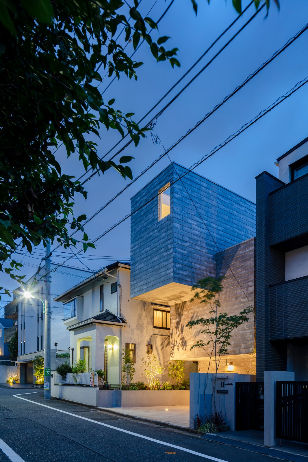 BIM建筑|错层悬挑结构，Shimouma住宅 / I.R.A.