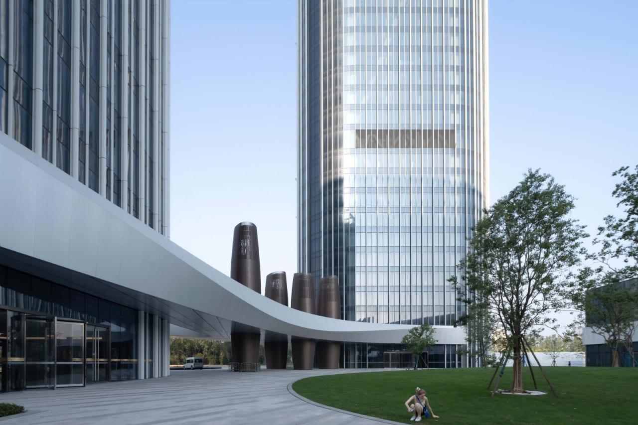 BIM建筑|钱江潮涌：杭州世茂智慧之门超高层城市综合体 / 姜平工作室