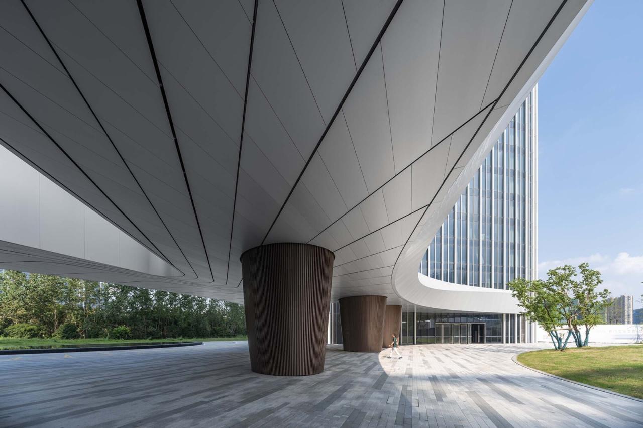 BIM建筑|钱江潮涌：杭州世茂智慧之门超高层城市综合体 / 姜平工作室