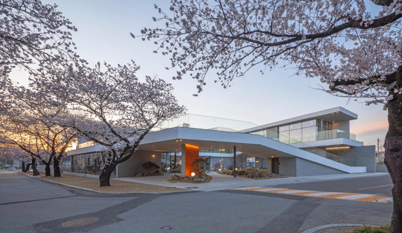 BIM建筑|Inalit 咖啡馆 / PLS Architects + Atelier MODS