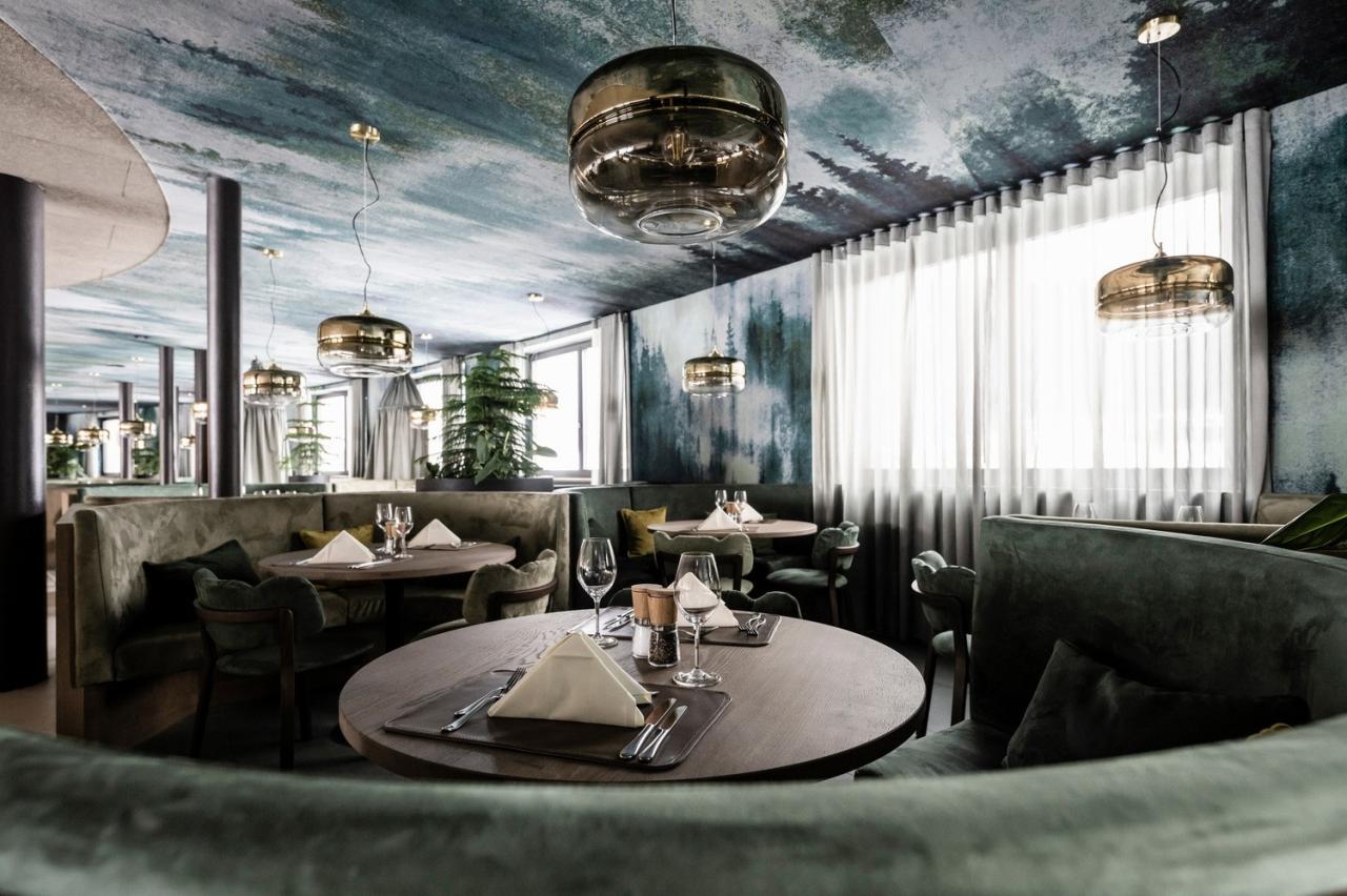 BIM建筑|金属皮肤，阿尔卑斯山下游乐场酒店 / noa* network of architecture