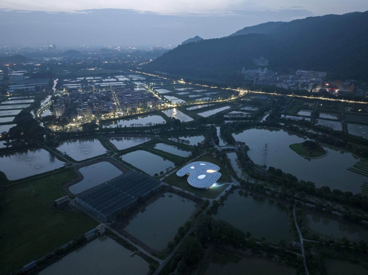 BIM建筑|涟漪：南海区淡水鱼产业技术示范推广中心 / Wutopia Lab