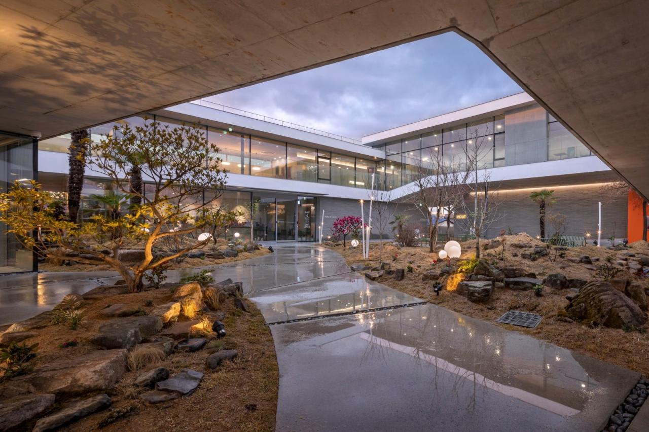 BIM建筑|Inalit 咖啡馆 / PLS Architects + Atelier MODS