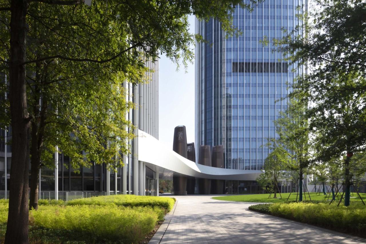 BIM建筑|钱江潮涌：杭州世茂智慧之门超高层城市综合体 / 姜平工作室