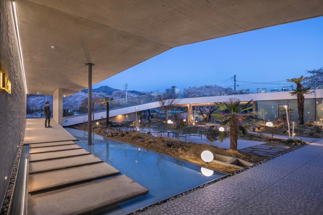 BIM建筑|Inalit 咖啡馆 / PLS Architects + Atelier MODS