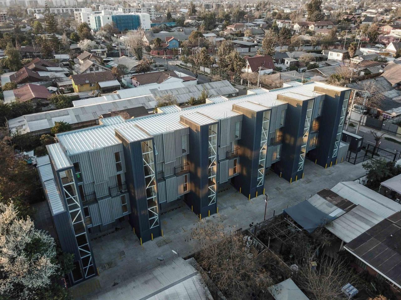 BIM建筑|集装箱宿舍 / Ian Hsü + Gabriel Rudolphy